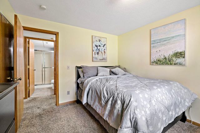 16467 Godson Drive, Lakeville, MN 55044