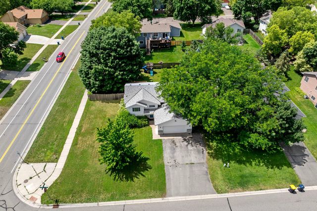 16467 Godson Drive, Lakeville, MN 55044