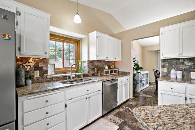 16467 Godson Drive, Lakeville, MN 55044