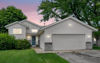 16467 Godson Drive, Lakeville, MN 55044