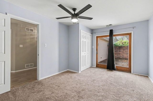 438 Deerpath Drive W, Schererville, IN 46375
