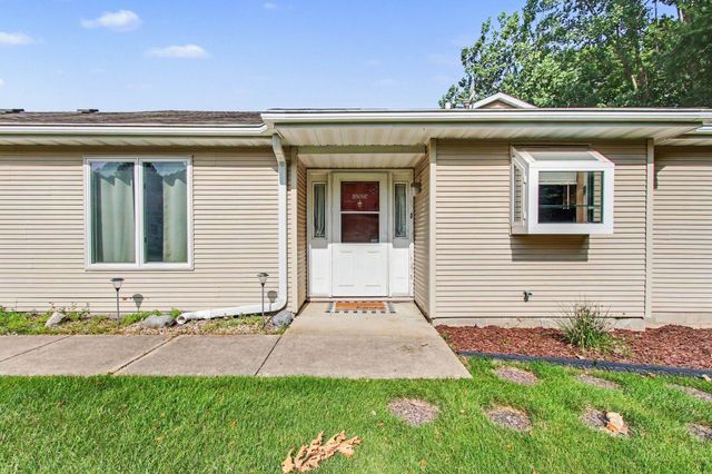 438 Deerpath Drive W, Schererville, IN 46375