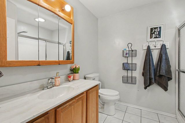 438 Deerpath Drive W, Schererville, IN 46375