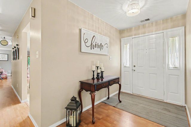 438 Deerpath Drive W, Schererville, IN 46375