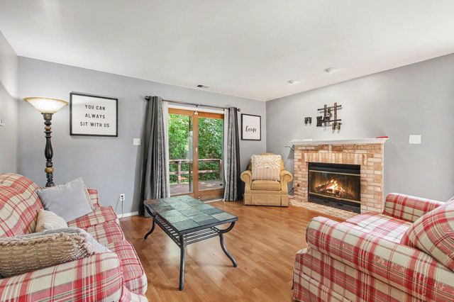 438 Deerpath Drive W, Schererville, IN 46375