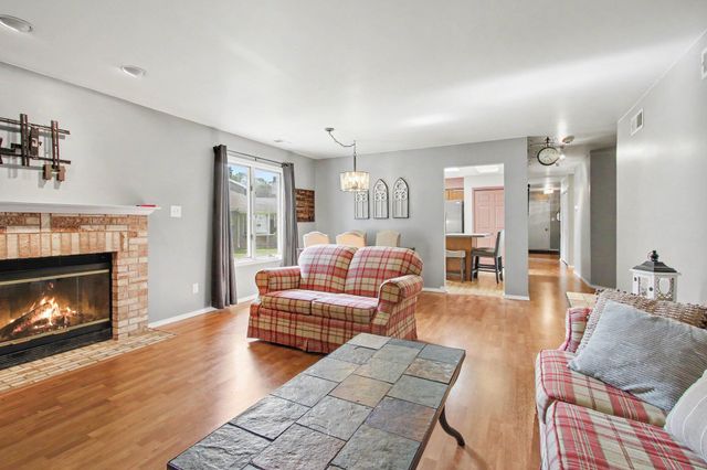 438 Deerpath Drive W, Schererville, IN 46375