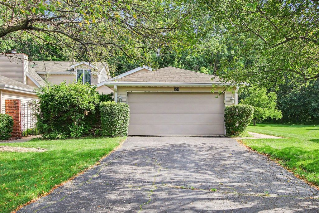 438 Deerpath Drive W, Schererville, IN 46375
