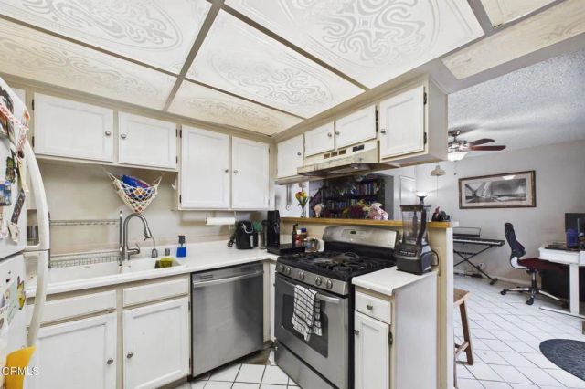 23 Mission Plaza Drive, Ventura, CA 93001