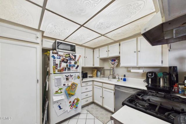 23 Mission Plaza Drive, Ventura, CA 93001