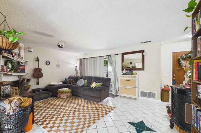 23 Mission Plaza Drive, Ventura, CA 93001