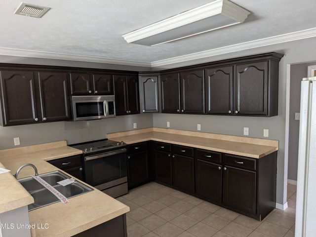 908 Edna Street, Waveland, MS 39576