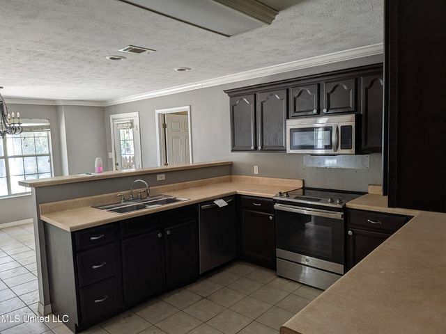 908 Edna Street, Waveland, MS 39576