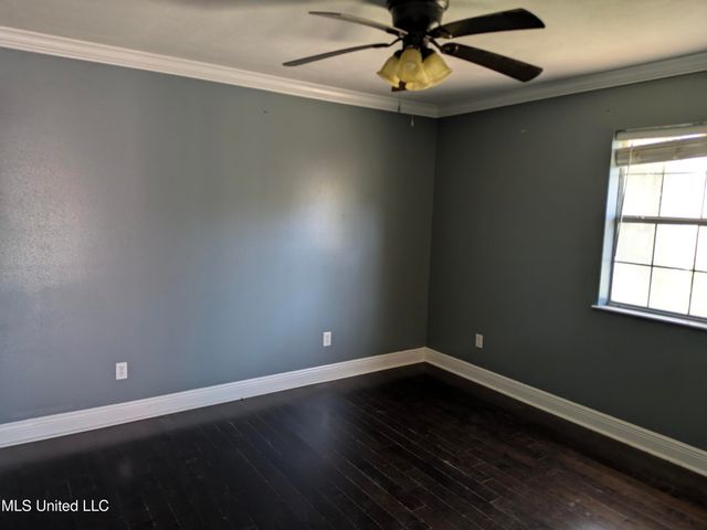 908 Edna Street, Waveland, MS 39576