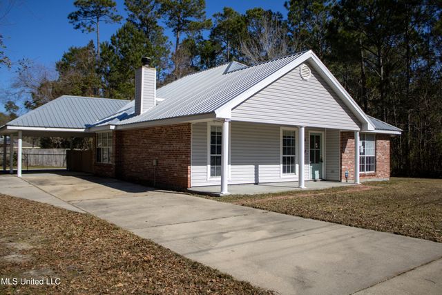 908 Edna Street, Waveland, MS 39576