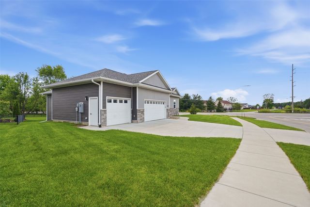 1030 Pheasant Lane, North Liberty, IA 52317