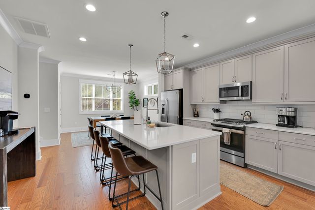 11 Keat Avenue, Greenville, SC 29601
