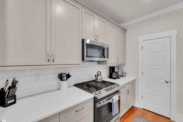 11 Keat Avenue, Greenville, SC 29601