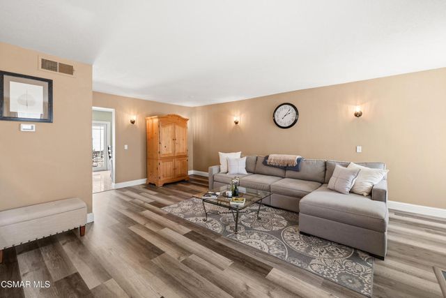 345 Jeremiah Drive E, Simi Valley, CA 93065