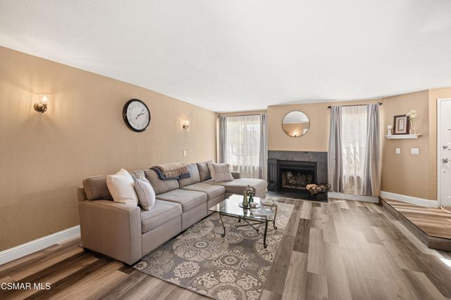 345 Jeremiah Drive E, Simi Valley, CA 93065