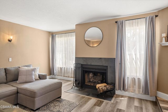 345 Jeremiah Drive E, Simi Valley, CA 93065