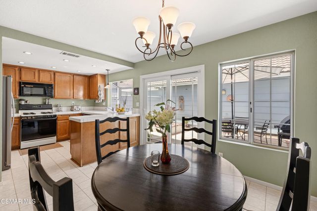 345 Jeremiah Drive E, Simi Valley, CA 93065