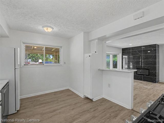 1260 Maurer Avenue, Pontiac, MI 48342