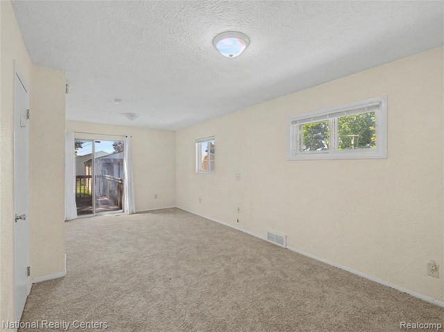 1260 Maurer Avenue, Pontiac, MI 48342