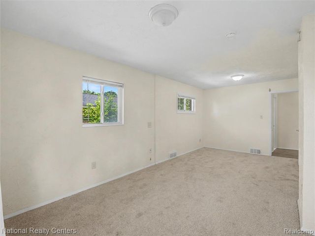 1260 Maurer Avenue, Pontiac, MI 48342