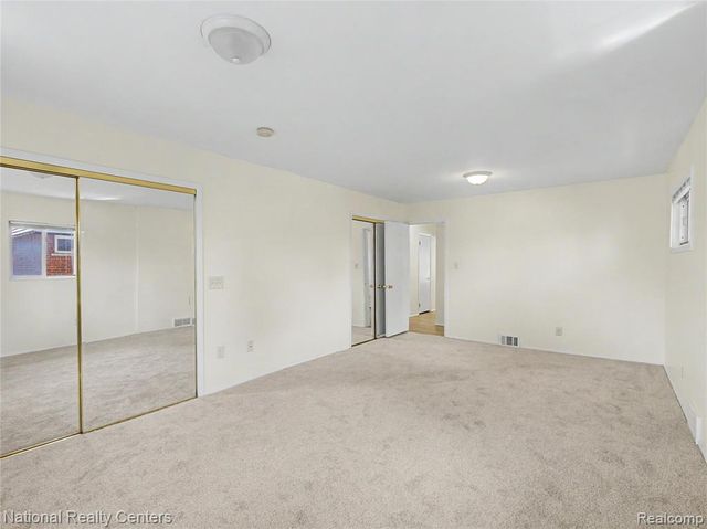 1260 Maurer Avenue, Pontiac, MI 48342