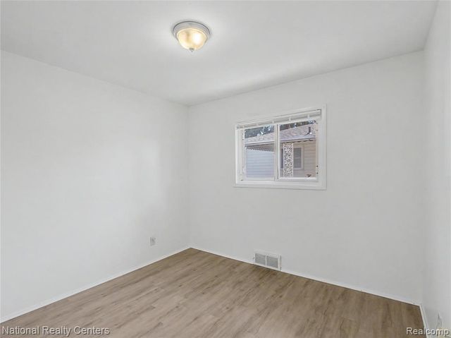 1260 Maurer Avenue, Pontiac, MI 48342