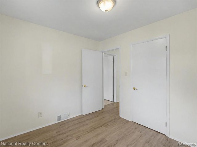 1260 Maurer Avenue, Pontiac, MI 48342