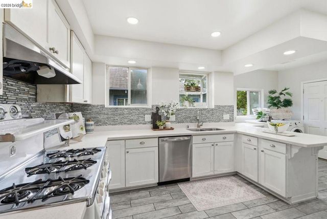 2840 Stanton St, Berkeley, CA 94702