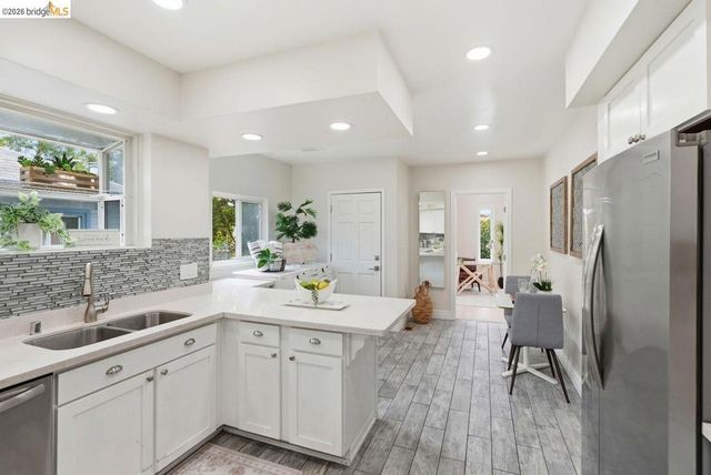 2840 Stanton St, Berkeley, CA 94702