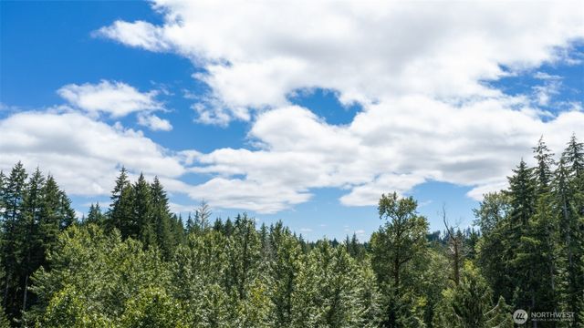 620 N Duckabush Drive W, Hoodsport, WA 98548