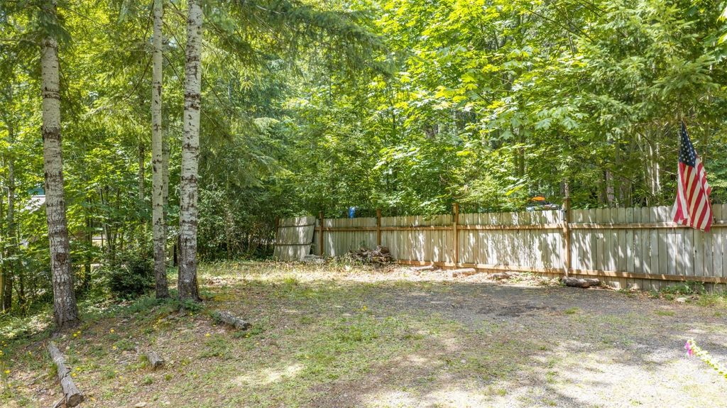 620 N Duckabush Drive W, Hoodsport, WA 98548