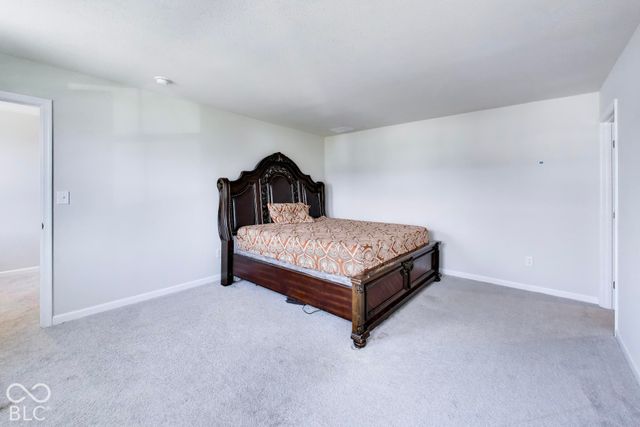 2289 Holiday Creek Drive, Whitestown, IN 46075