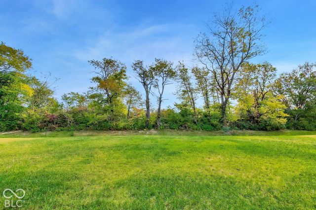 2289 Holiday Creek Drive, Whitestown, IN 46075