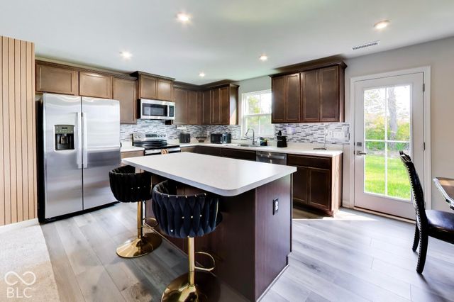 2289 Holiday Creek Drive, Whitestown, IN 46075