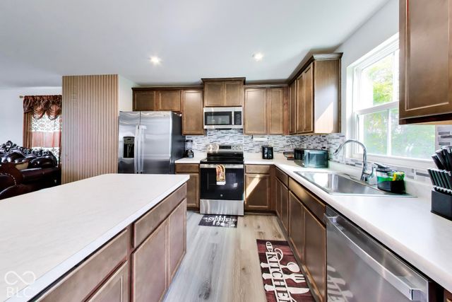 2289 Holiday Creek Drive, Whitestown, IN 46075