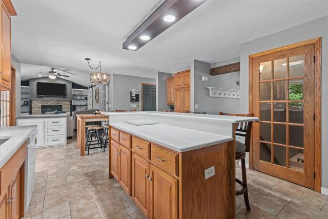 1364 WHIPPLETREE LANE, Neenah, WI 54956