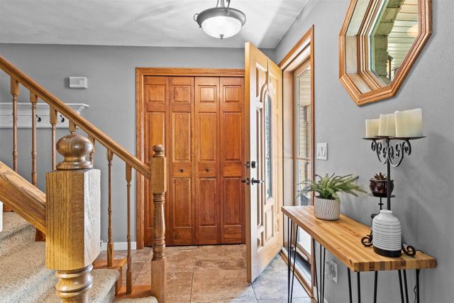 1364 WHIPPLETREE LANE, Neenah, WI 54956