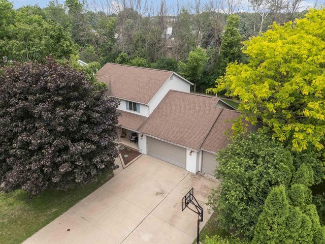 1364 WHIPPLETREE LANE, Neenah, WI 54956
