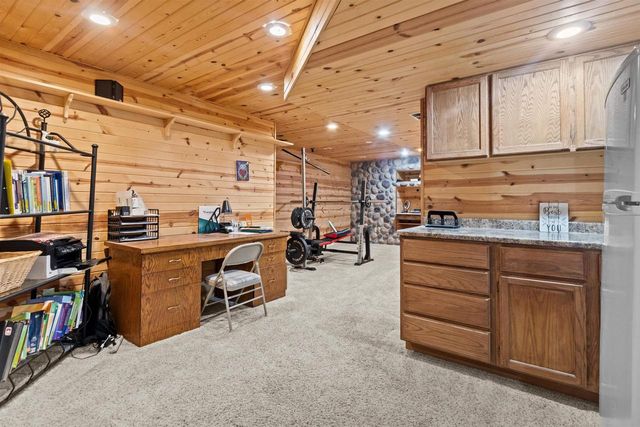 1364 WHIPPLETREE LANE, Neenah, WI 54956