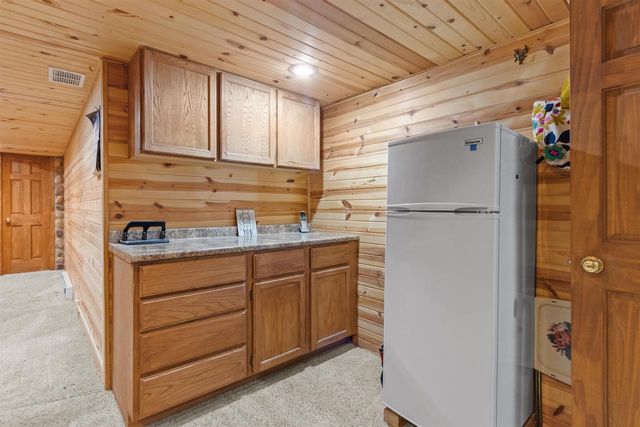 1364 WHIPPLETREE LANE, Neenah, WI 54956