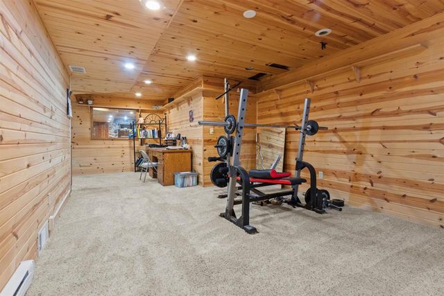1364 WHIPPLETREE LANE, Neenah, WI 54956