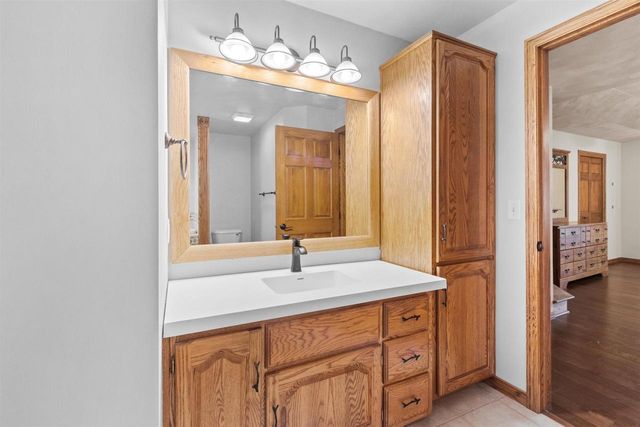 1364 WHIPPLETREE LANE, Neenah, WI 54956