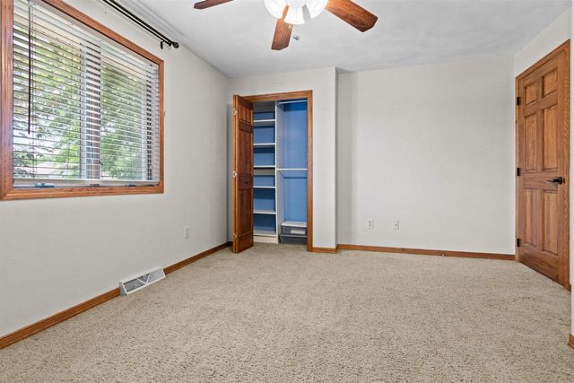 1364 WHIPPLETREE LANE, Neenah, WI 54956
