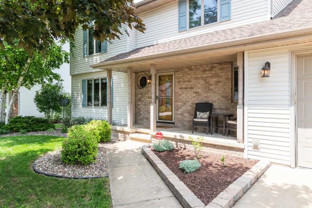 1364 WHIPPLETREE LANE, Neenah, WI 54956