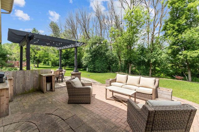 1364 WHIPPLETREE LANE, Neenah, WI 54956