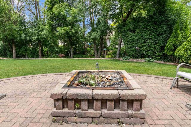 1364 WHIPPLETREE LANE, Neenah, WI 54956